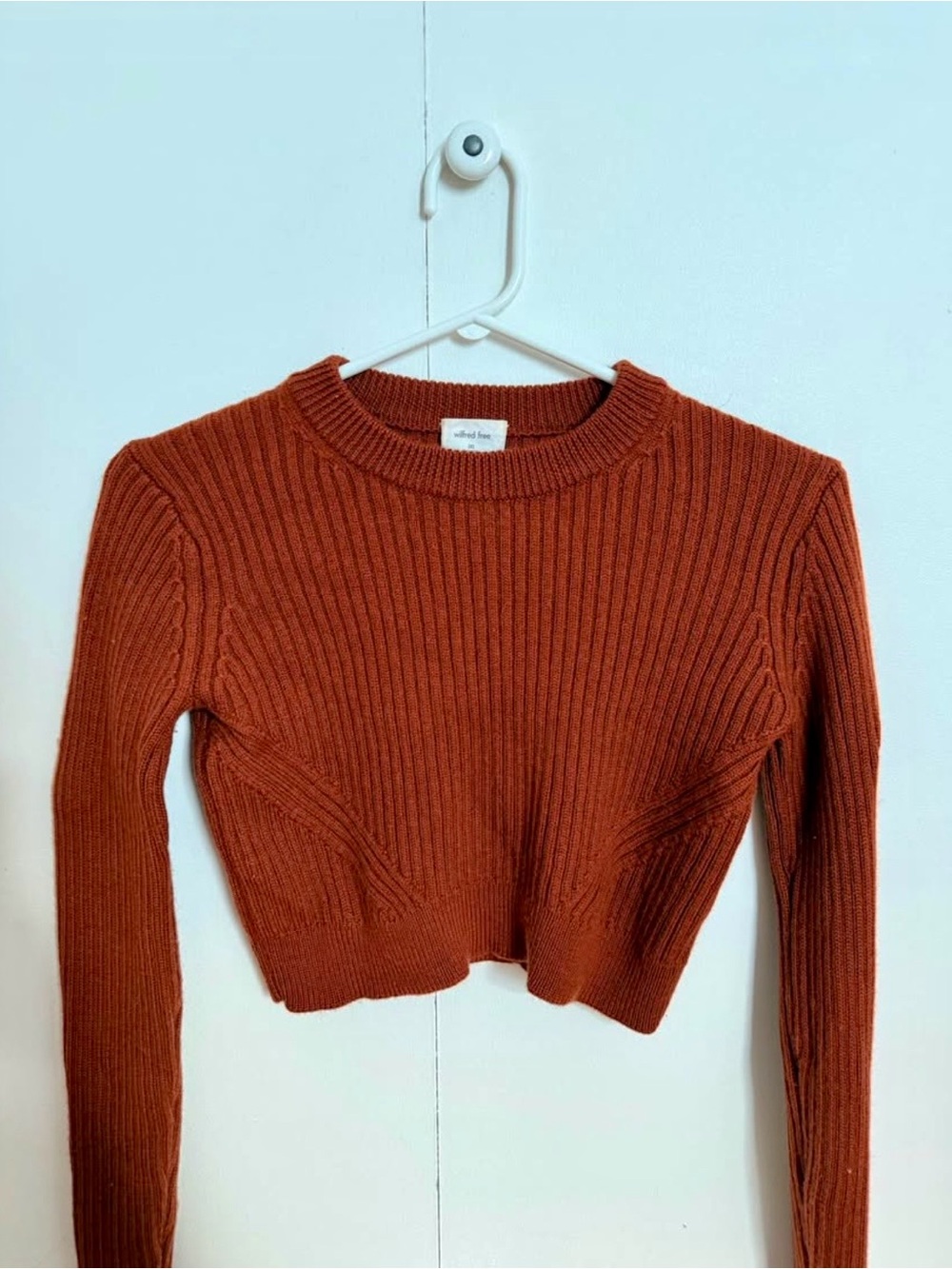 Wilfred rust ribbed crewneck sweater
